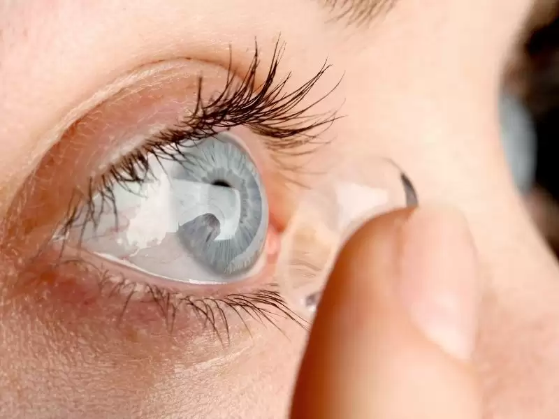 covid-19-ve-kontakt-lens-kullanimi