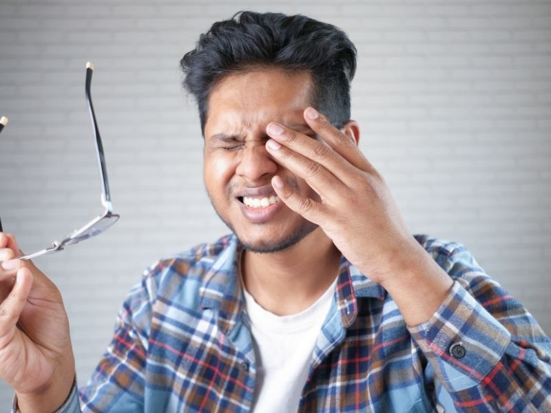 gozde-sinek-ucusmasi-normal-mi